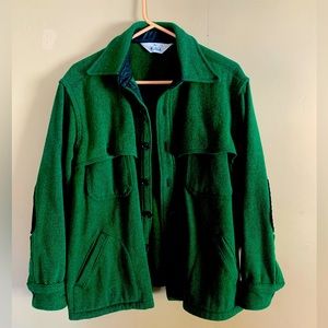 Vintage woolrich button down jacket. Like new condition.
